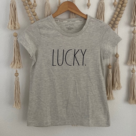 Rae Dunn lucky tee shirt short sleeve St. Patrick’s Day 🍀 Heather grey xs - Picture 3 of 14